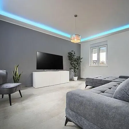 Istra With Pool Apartamento *